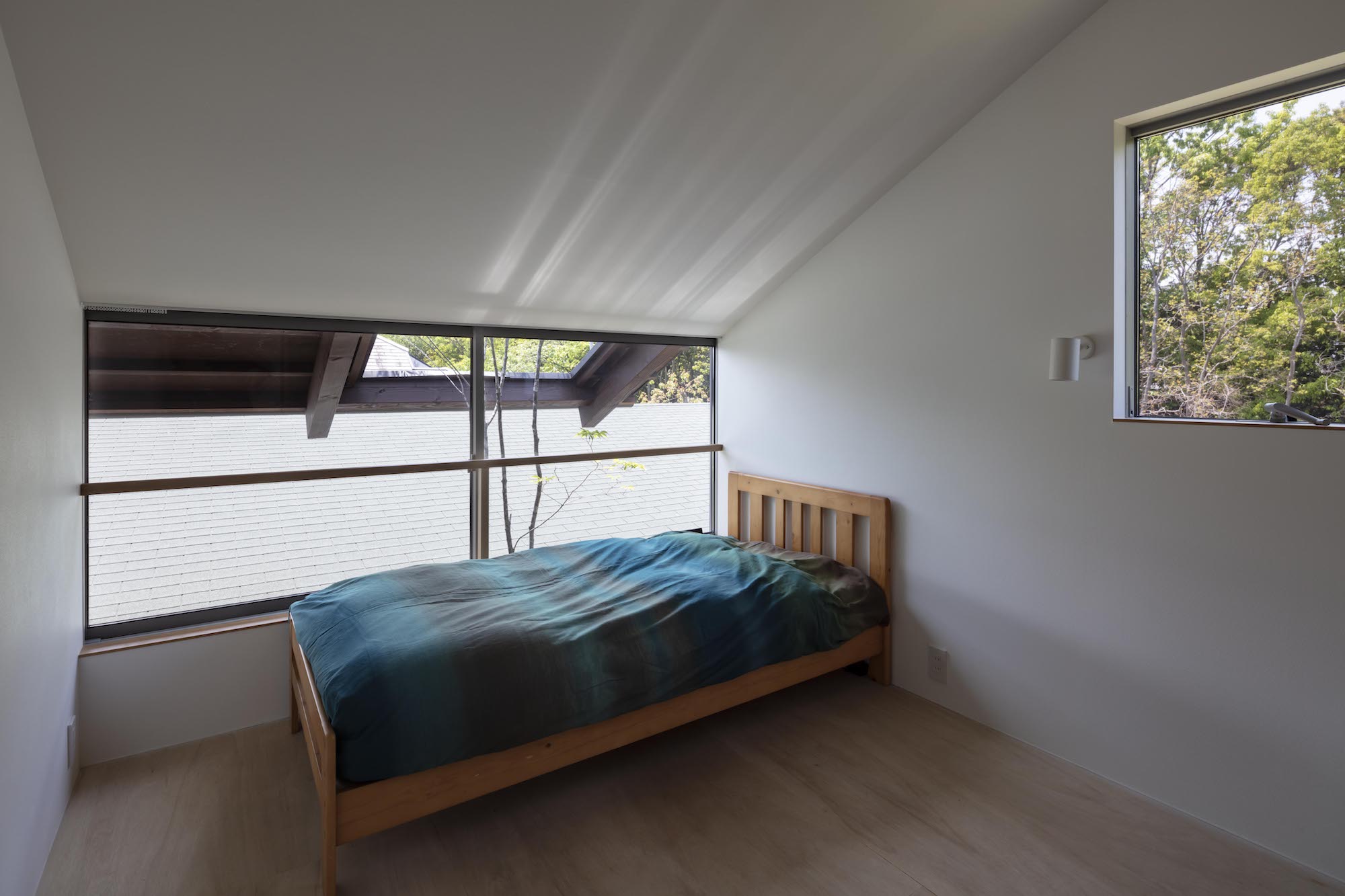 New バードハウス 緑に囲まれた二世帯住宅 Upしました Akka 一級建築士事務所 大阪 建築家