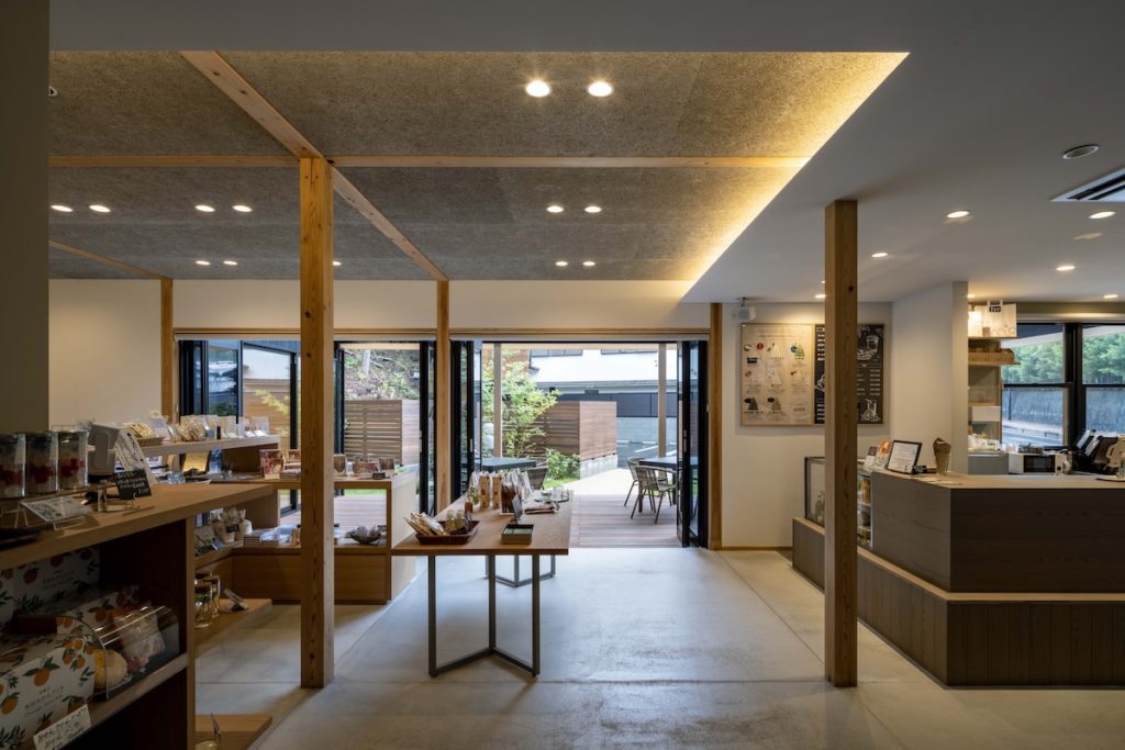 高野山のお土産　店舗デザイン